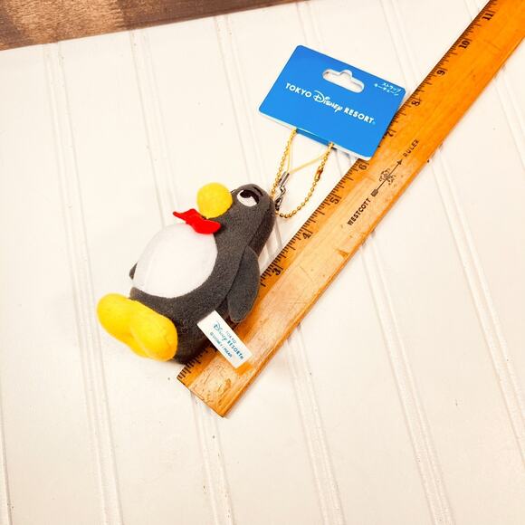 Toy Story 2 Wheezy Plush Strap NWT Disney Tokyo Resort Wheezy Keychain - Picture 8 of 9